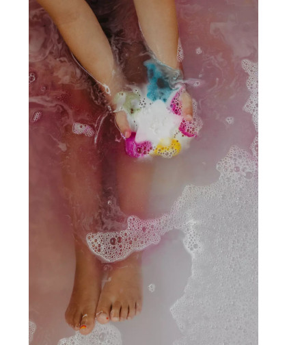 Kula do kąpieli tworząca kolorowy wir Gwiazdka Mini-U