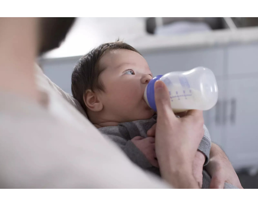 Co zrobić, gdy występuje obfite ulewanie u noworodka?